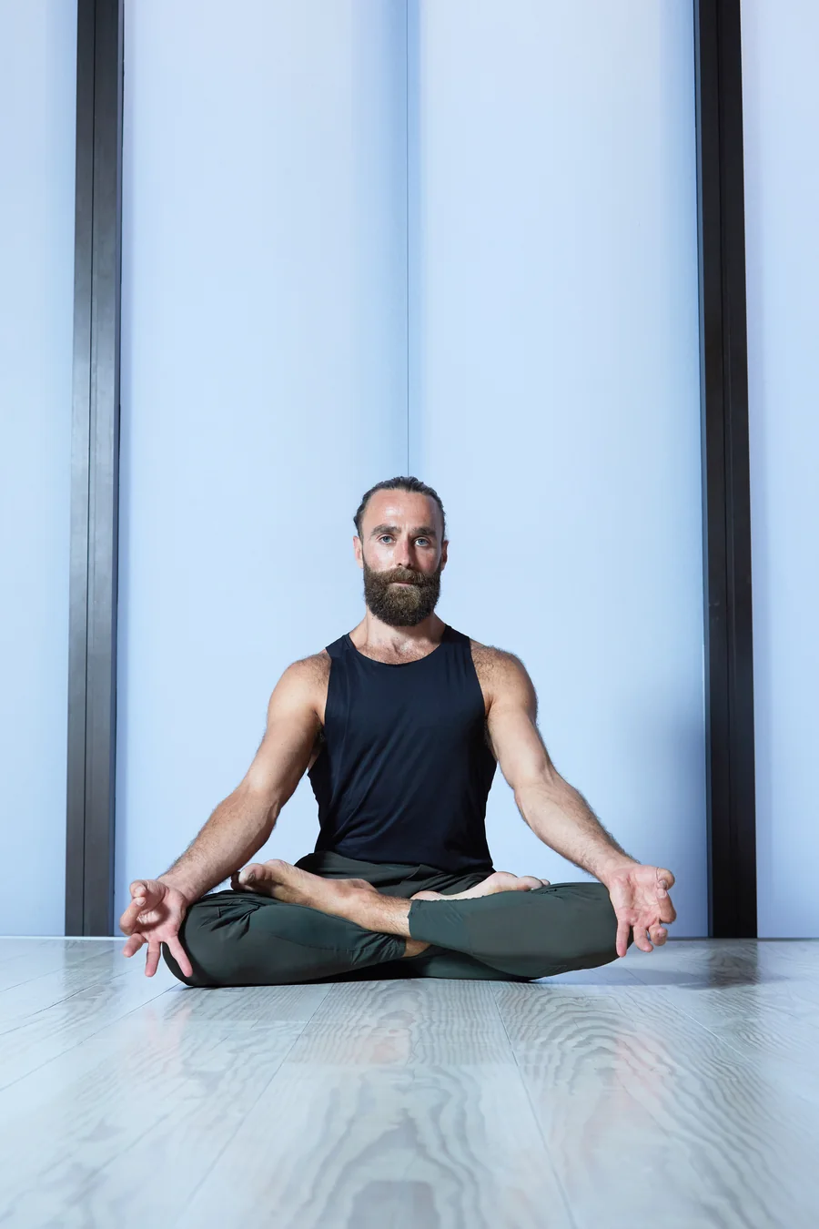 Leo Oppenheim seated in meditation